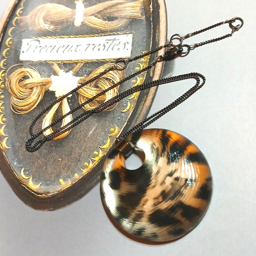 ALEXIS BITTAR Hand Carved Lucite Leopard Pendant Necklace